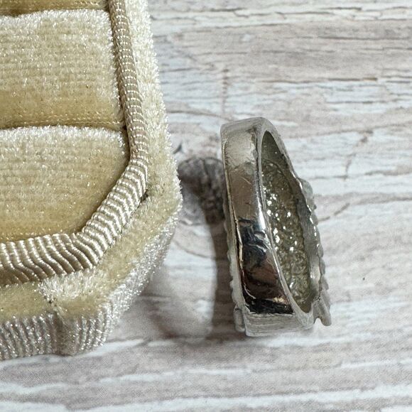 Vtg Silver Tone Cocktail Ring Rectangle Sparkling Clear Rhinestones Cluster Sz 9 - Picture 4 of 11